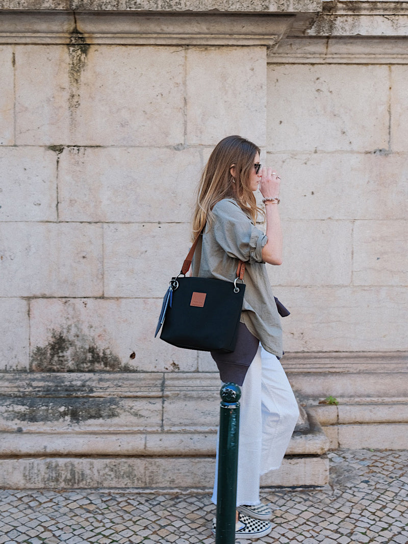 Medium Cora Bucket Bag • Black